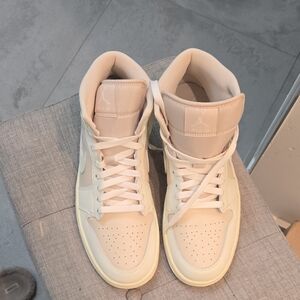 Air Jordan 1 High-Top Sneakers in Cream